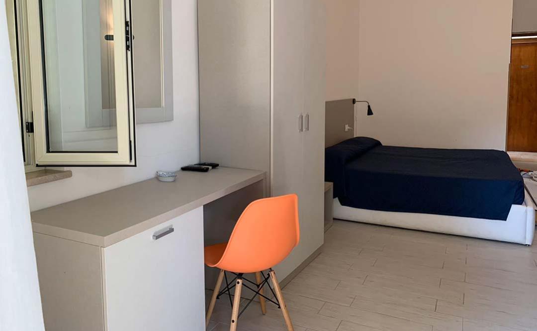 hotelclubcostasmeralda en comfort-room 001